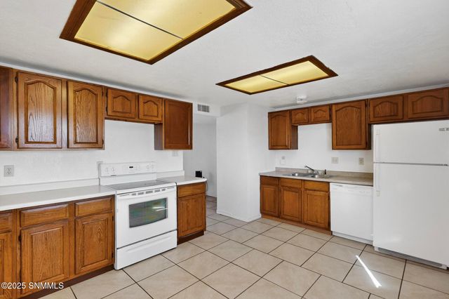 1640 E Idaho Avenue, Las Cruces, NM 88001