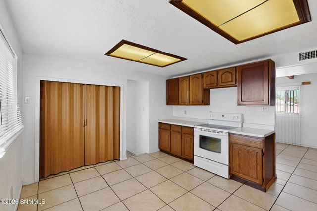 1640 E Idaho Avenue, Las Cruces, NM 88001