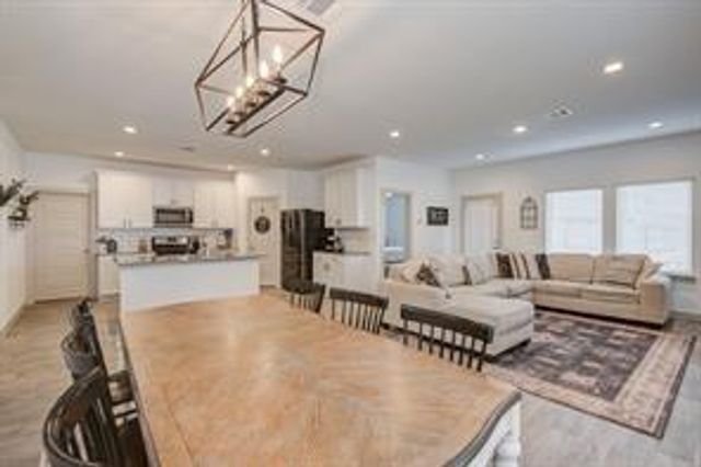 327 John House Lane, Rosharon, TX 77583