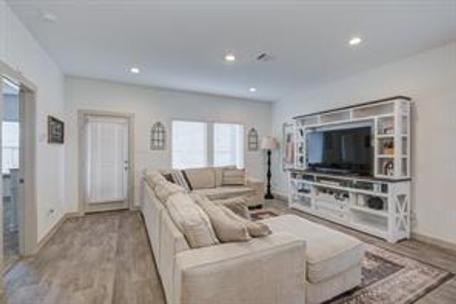 327 John House Lane, Rosharon, TX 77583