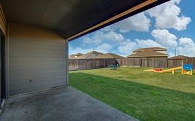 327 John House Lane, Rosharon, TX 77583