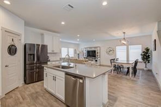 327 John House Lane, Rosharon, TX 77583