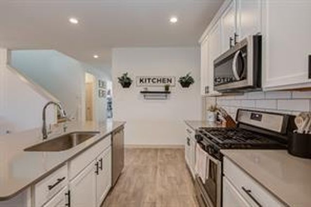 327 John House Lane, Rosharon, TX 77583