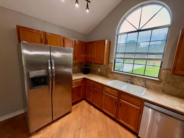 7167 Manatee Street, Navarre, FL 32566