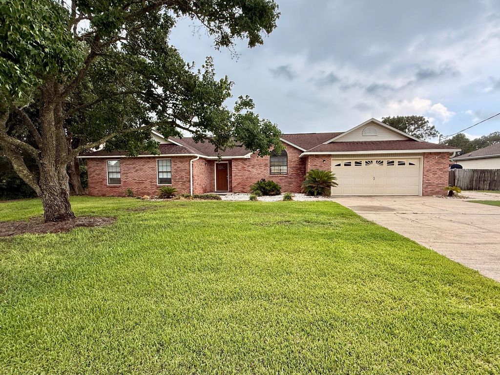 7167 Manatee Street, Navarre, FL 32566