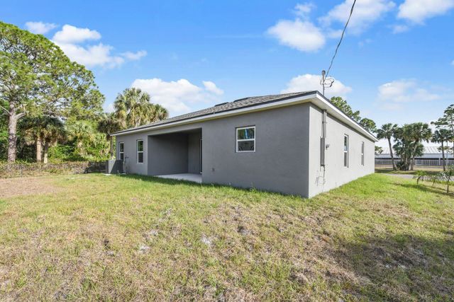 933 Tupelo Road SW, Palm Bay, FL 32908