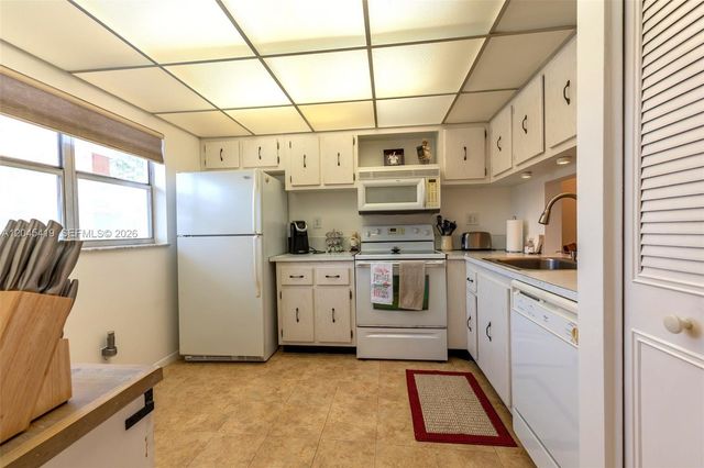 8814 W Mcnab Road 204, Tamarac, FL 33321