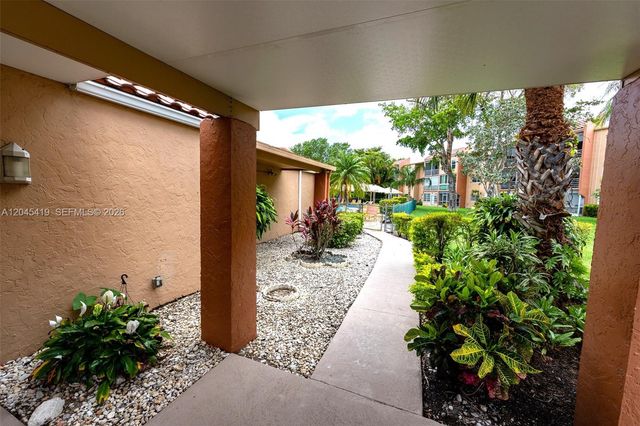 8814 W Mcnab Road 204, Tamarac, FL 33321