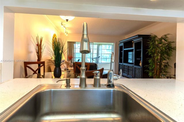 8814 W Mcnab Road 204, Tamarac, FL 33321
