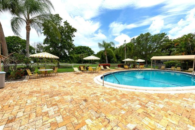 8814 W Mcnab Road 204, Tamarac, FL 33321