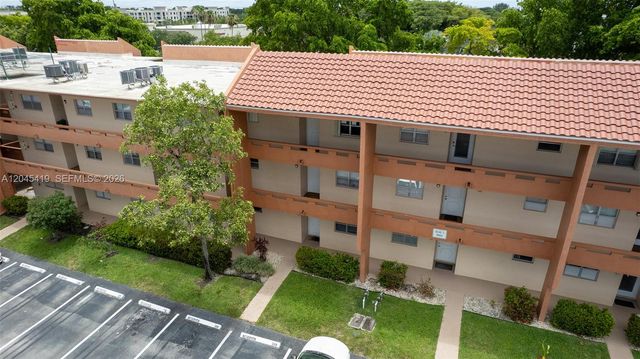 8814 W Mcnab Road 204, Tamarac, FL 33321