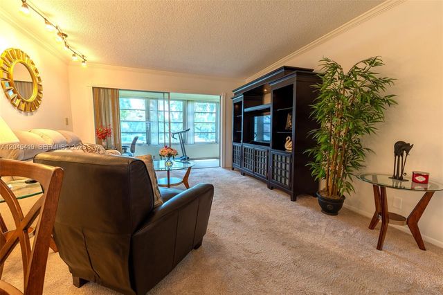 8814 W Mcnab Road 204, Tamarac, FL 33321