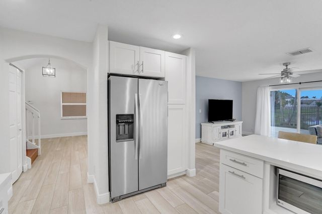 7587 Sierra Ridge Ln, Lake Worth, FL 33463