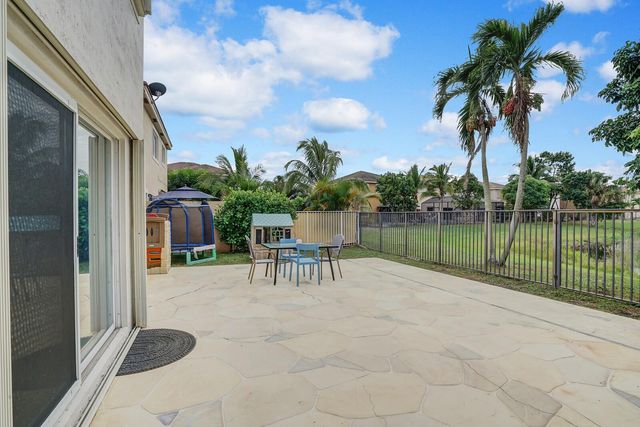 7587 Sierra Ridge Ln, Lake Worth, FL 33463