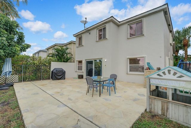 7587 Sierra Ridge Ln, Lake Worth, FL 33463