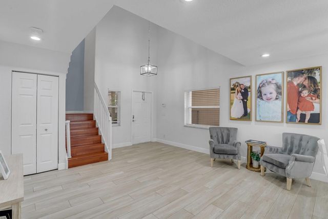 7587 Sierra Ridge Ln, Lake Worth, FL 33463