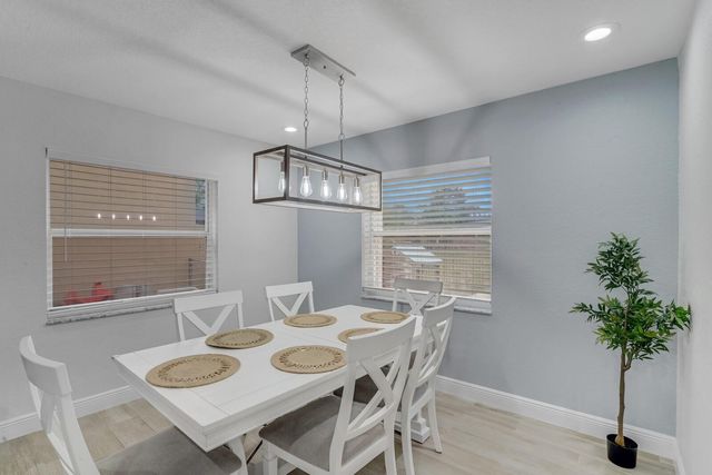 7587 Sierra Ridge Ln, Lake Worth, FL 33463