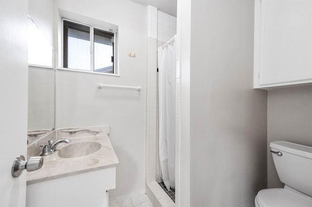 10523 Sagevale Lane, Houston, TX 77089