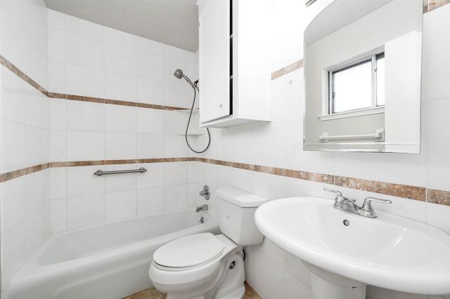 10523 Sagevale Lane, Houston, TX 77089