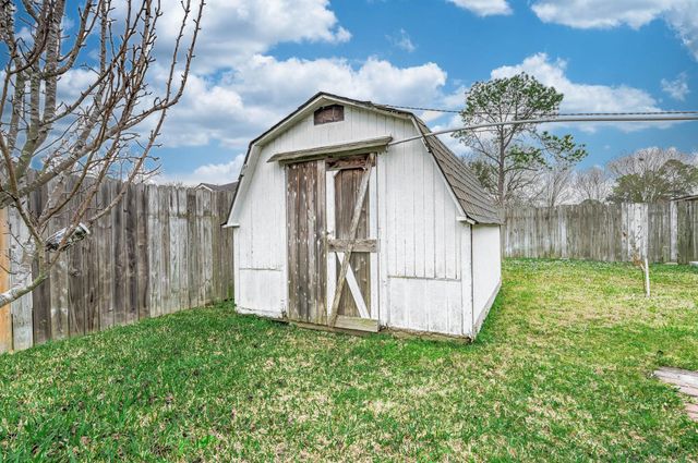 10523 Sagevale Lane, Houston, TX 77089