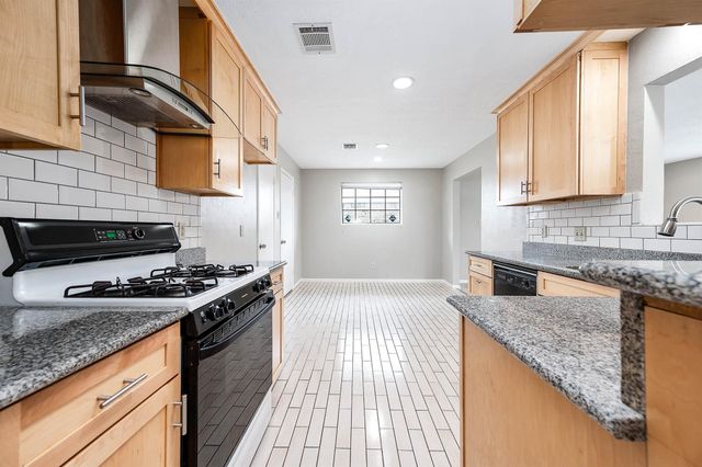 10523 Sagevale Lane, Houston, TX 77089