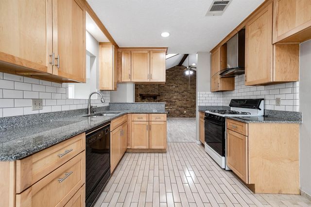 10523 Sagevale Lane, Houston, TX 77089