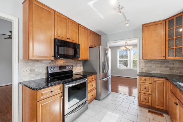 1049 Fitzpatrick Rd, Nashville, TN 37214