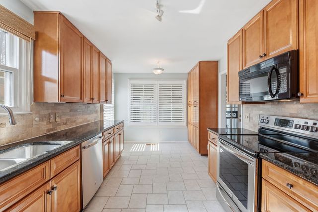 1049 Fitzpatrick Rd, Nashville, TN 37214