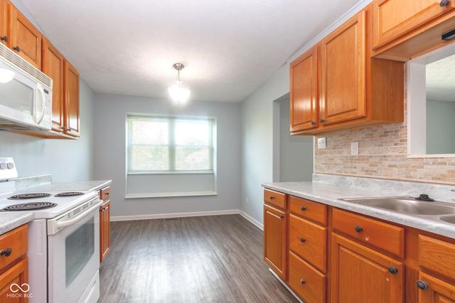 175 Westridge Place, Greenwood, IN 46142