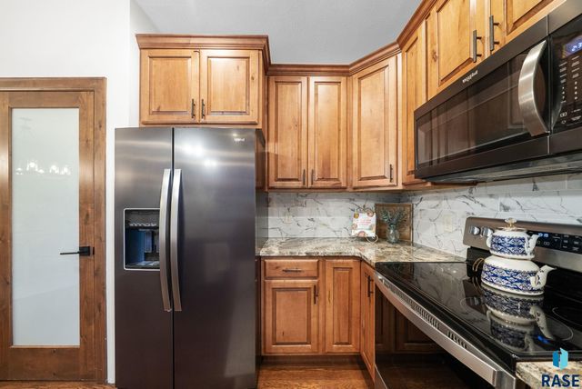 4900 E Cattail Dr Drive, Sioux Falls, SD 57110