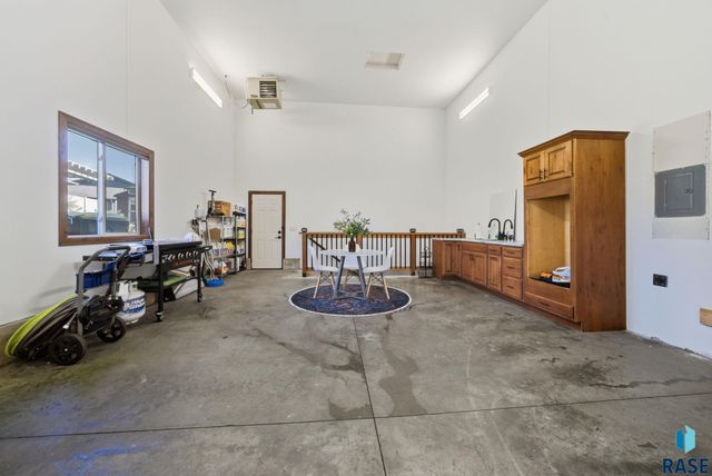 4900 E Cattail Dr Drive, Sioux Falls, SD 57110