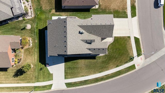 4900 E Cattail Dr Drive, Sioux Falls, SD 57110