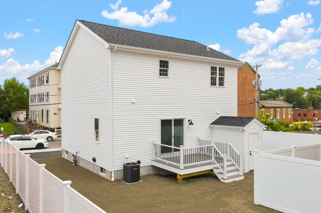 181 Wellington, Fall River, MA 02720