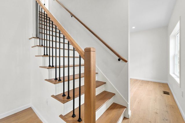 181 Wellington, Fall River, MA 02720