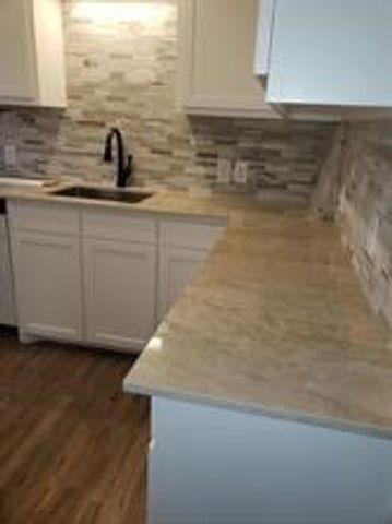 615 W Nash Street, Grapevine, TX 76051