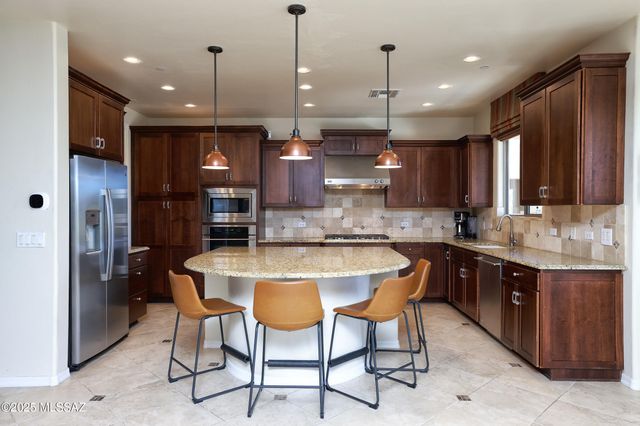 12269 N Whistling Wind Avenue, Marana, AZ 85658