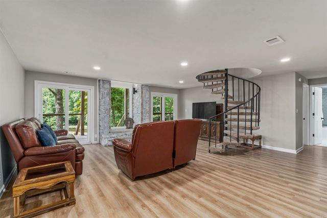 1 Guadalajara Lane, Hot Springs Village, AR 71909