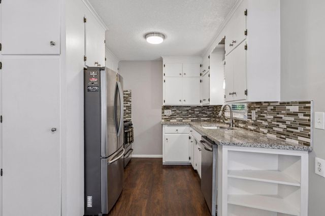 6625 Wyoming Avenue N, Brooklyn Park, MN 55428