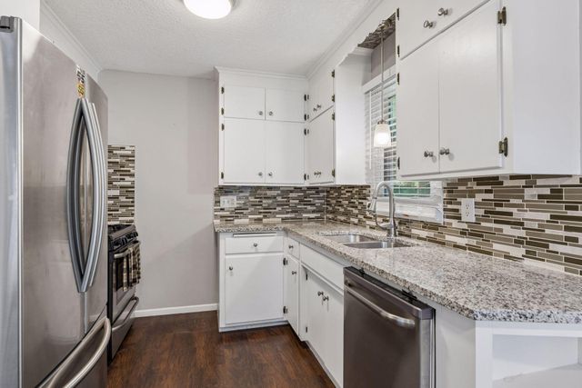 6625 Wyoming Avenue N, Brooklyn Park, MN 55428