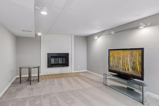 6625 Wyoming Avenue N, Brooklyn Park, MN 55428