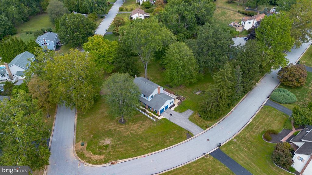 1527 ANNE DR, West Chester, PA 19380