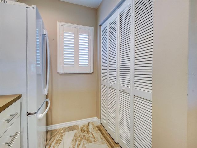 408 CERROMAR CIRCLE S 233, Venice, FL 34293