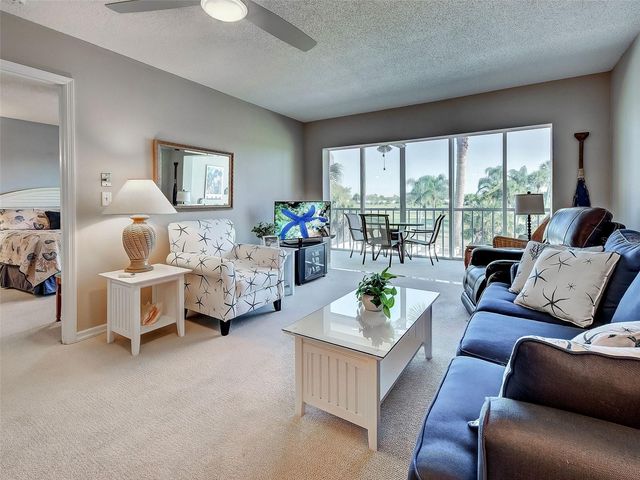 408 CERROMAR CIRCLE S 233, Venice, FL 34293