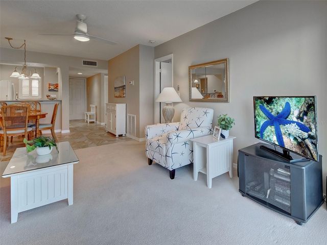 408 CERROMAR CIRCLE S 233, Venice, FL 34293