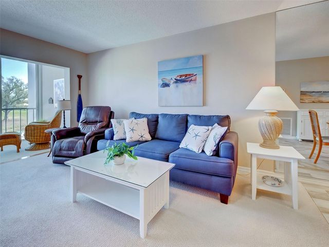 408 CERROMAR CIRCLE S 233, Venice, FL 34293