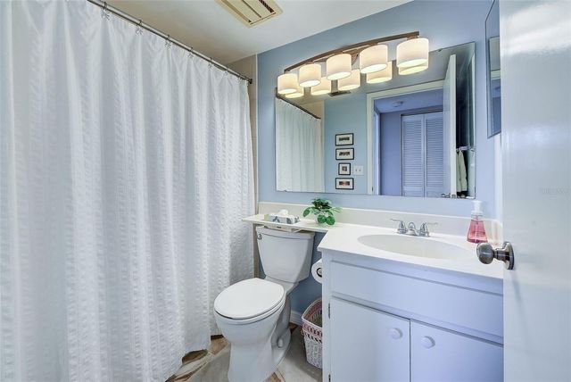 408 CERROMAR CIRCLE S 233, Venice, FL 34293