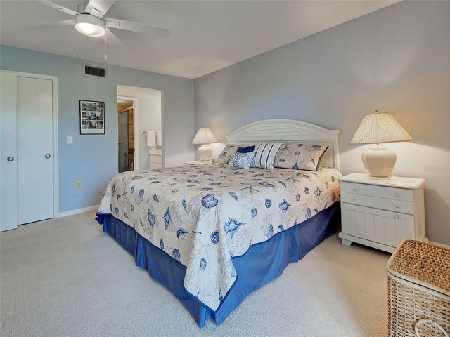 408 CERROMAR CIRCLE S 233, Venice, FL 34293