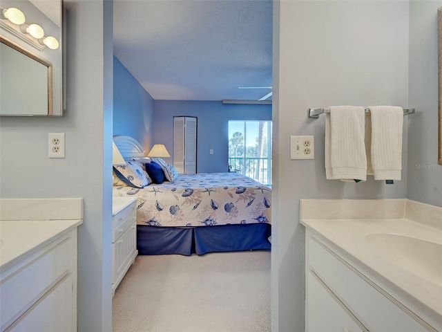 408 CERROMAR CIRCLE S 233, Venice, FL 34293