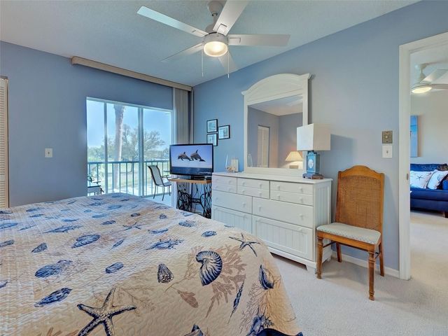 408 CERROMAR CIRCLE S 233, Venice, FL 34293