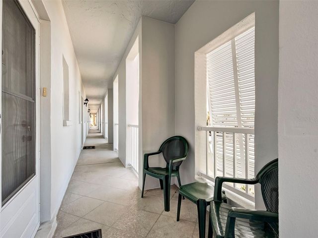 408 CERROMAR CIRCLE S 233, Venice, FL 34293